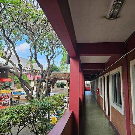 Red Brick Hostel Chiang Mai Luaran gambar