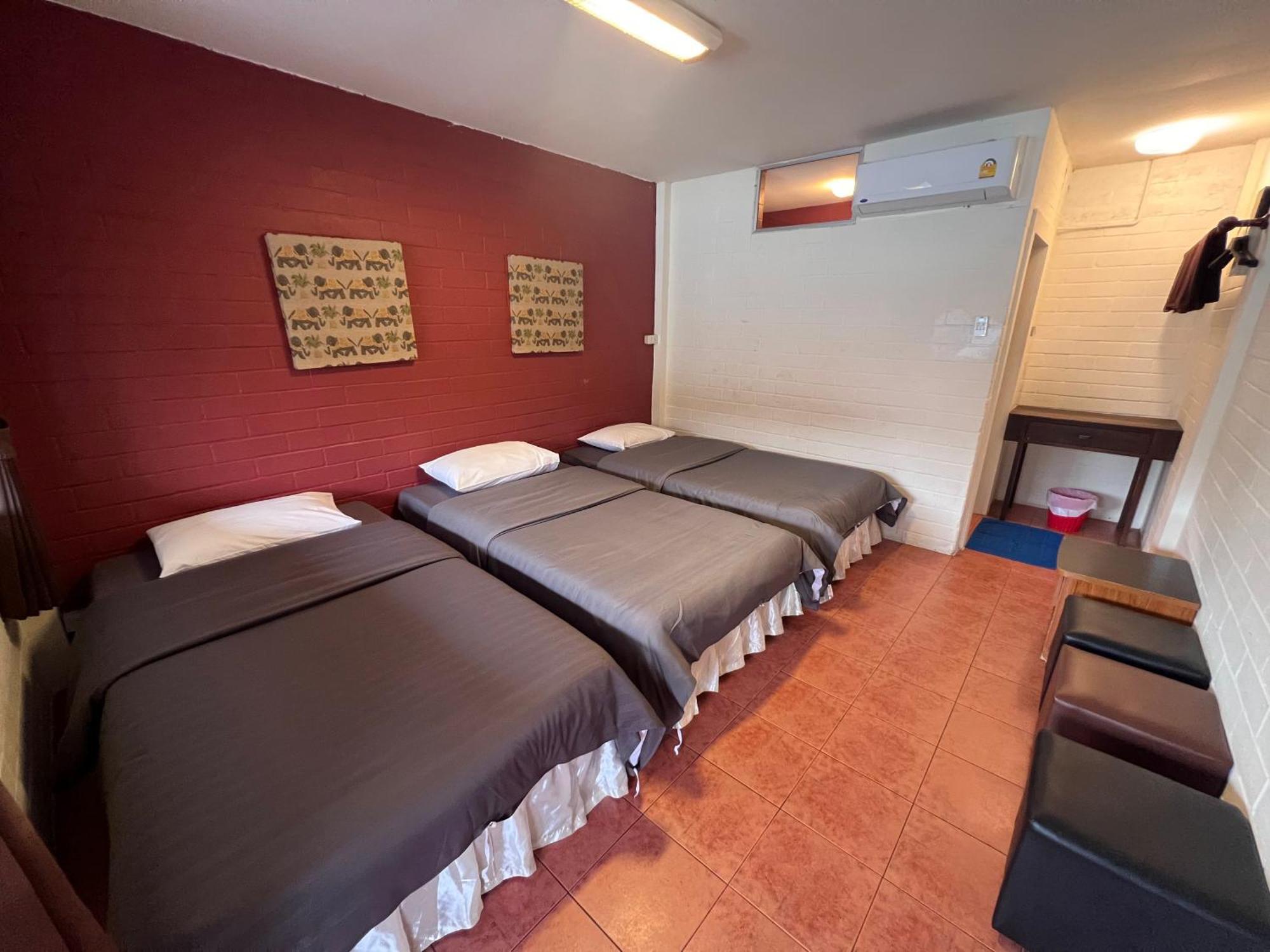 Red Brick Hostel Chiang Mai Luaran gambar