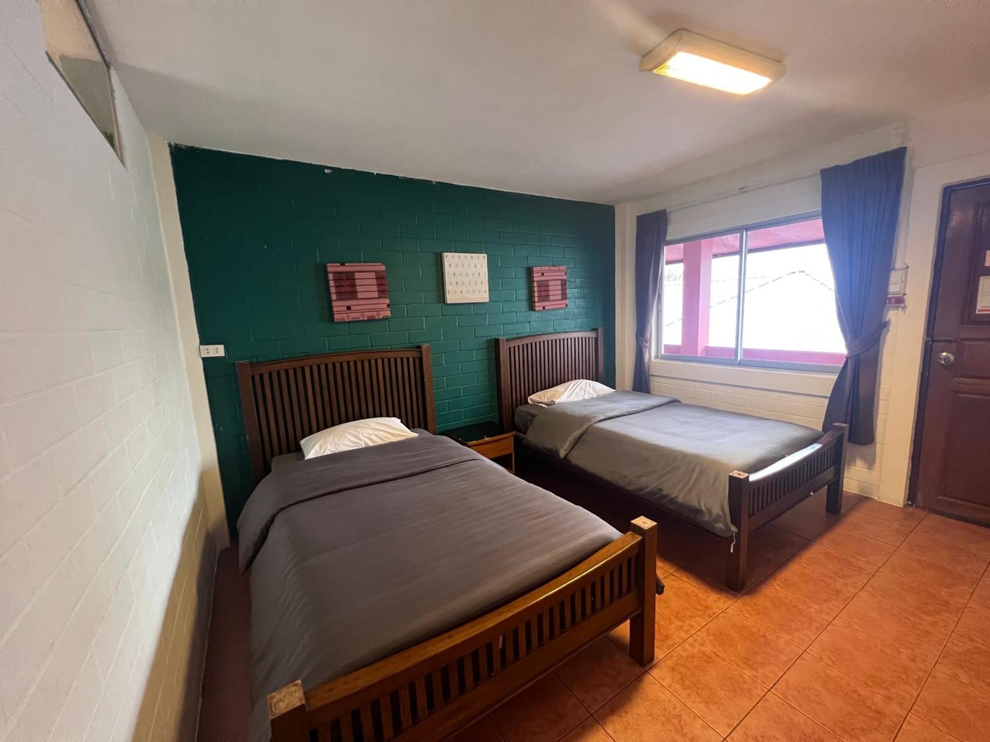 Red Brick Hostel Chiang Mai Luaran gambar