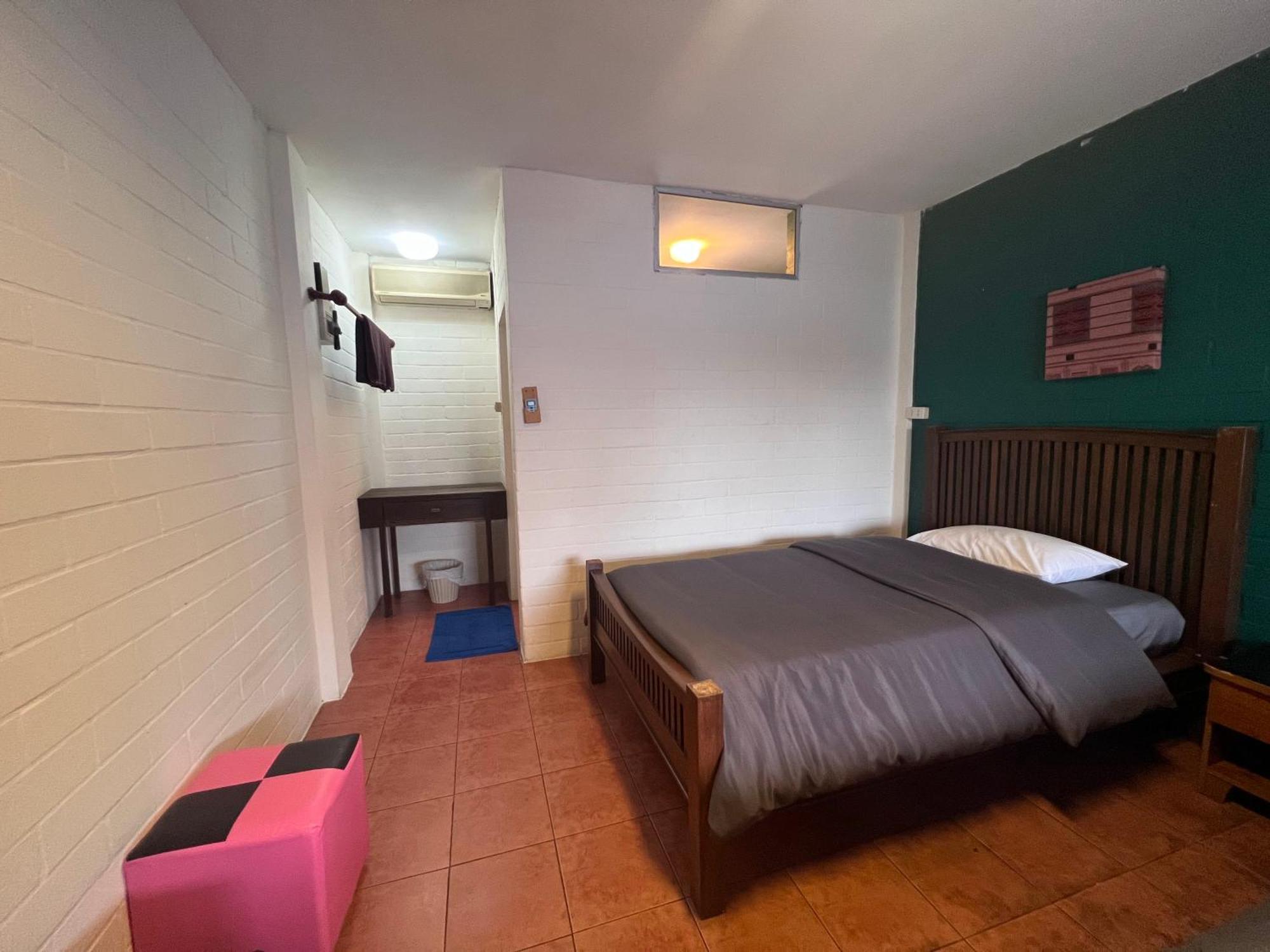 Red Brick Hostel Chiang Mai Luaran gambar
