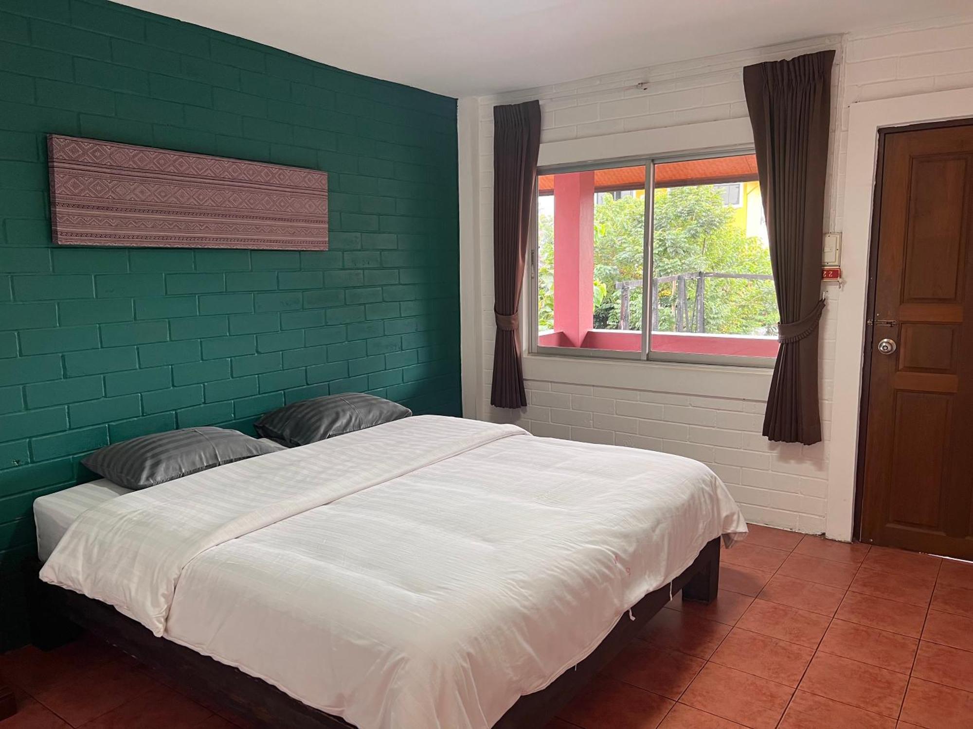 Red Brick Hostel Chiang Mai Luaran gambar